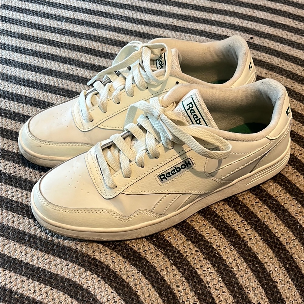 Reebok Women’s Cream Sneakers 8.5
